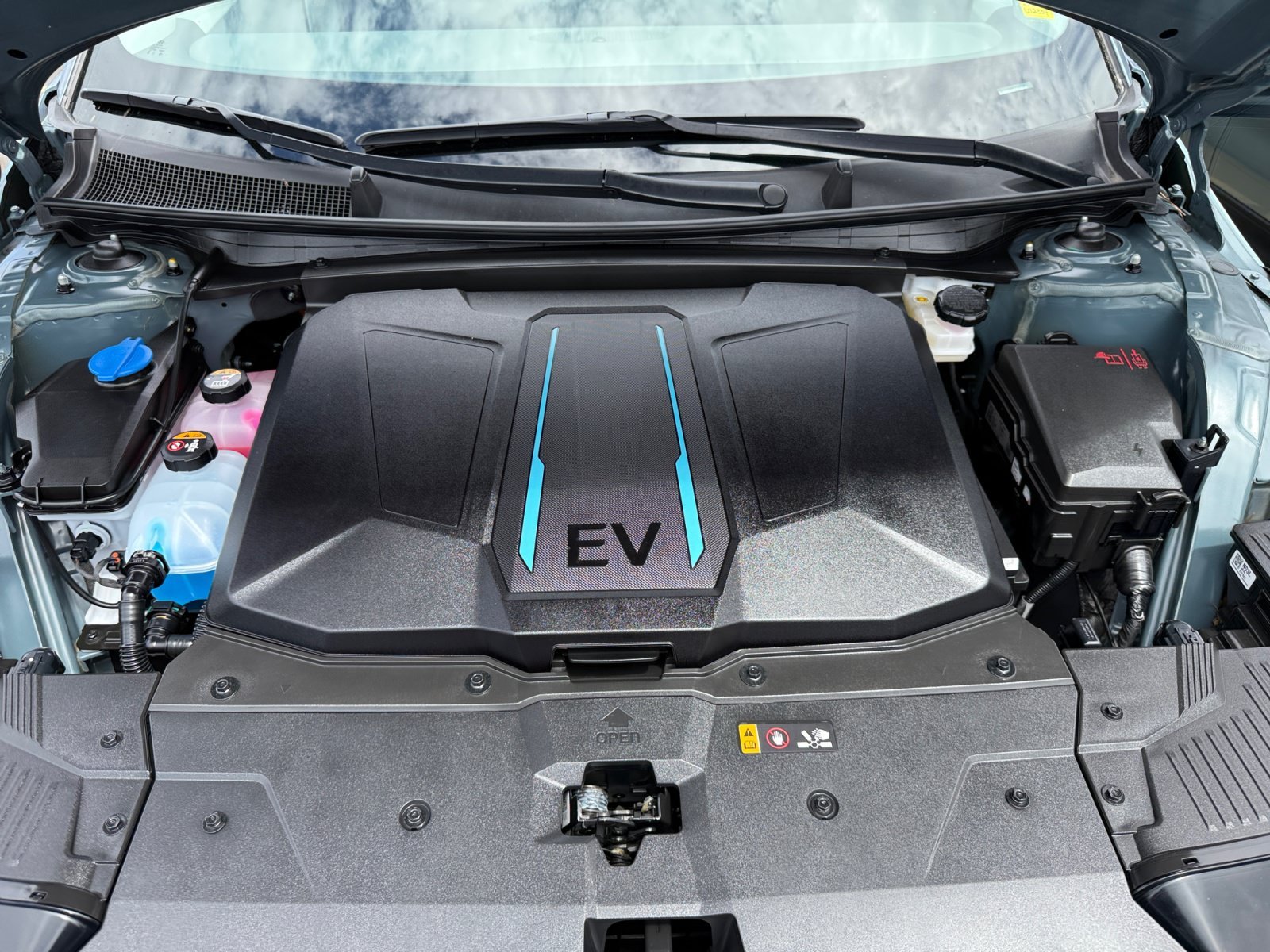 Certified Used 2024 Teal Hyundai SE image 20
