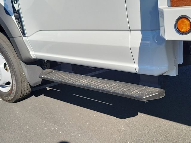 New 2026 Oxford White Ford F-450® XL image 19