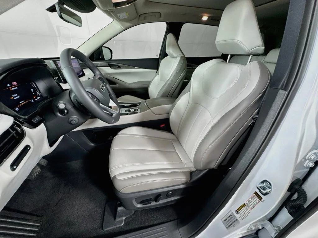 Certified Used 2027 White INFINITI LUXE image 28