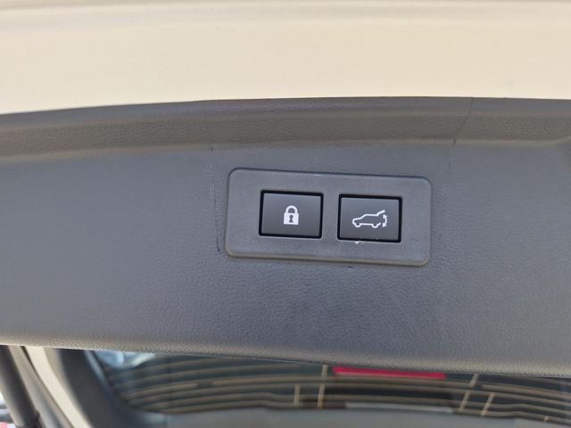 Used 2025 White Subaru Onyx Edition image 13
