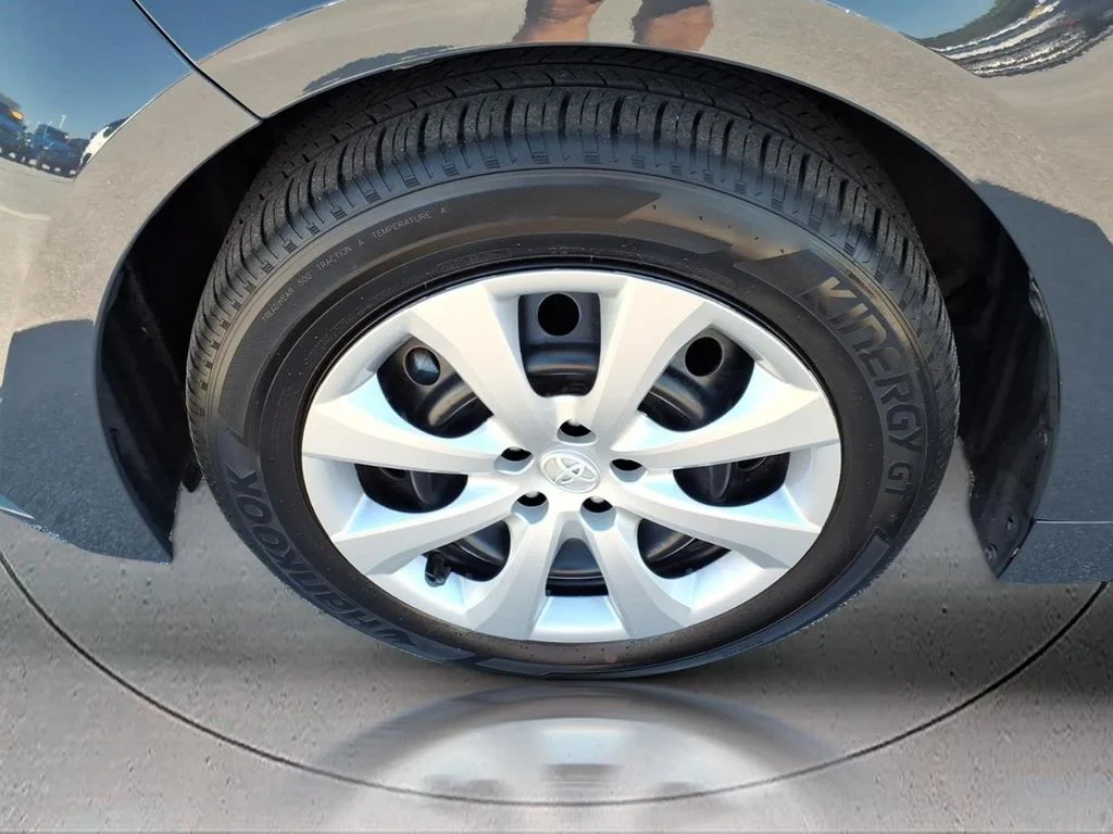 Used 2024  Toyota LE image 6
