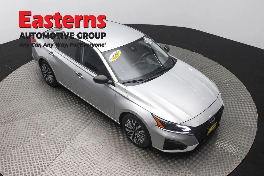 Used 2024 Silver Nissan 2.5 SV image 3