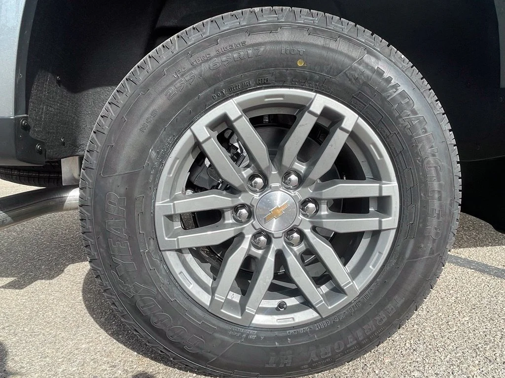New 2026 Sterling Gray Metallic Chevrolet LT image 27