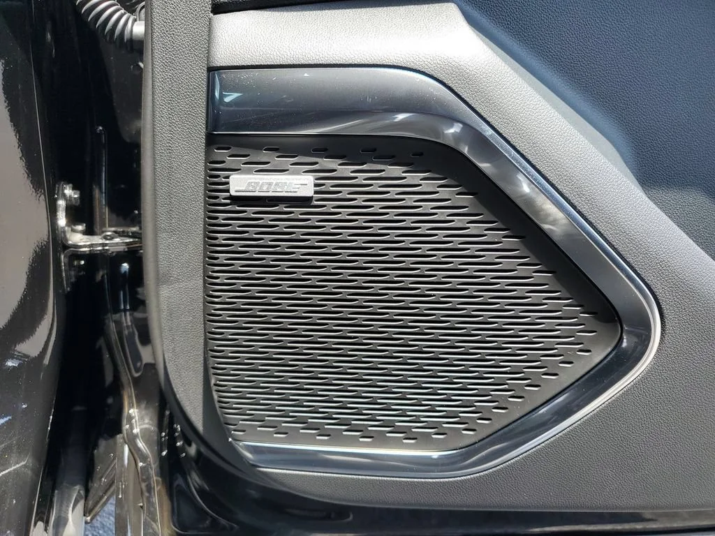 New 2026 Mosaic Black Metallic Chevrolet High Country image 30