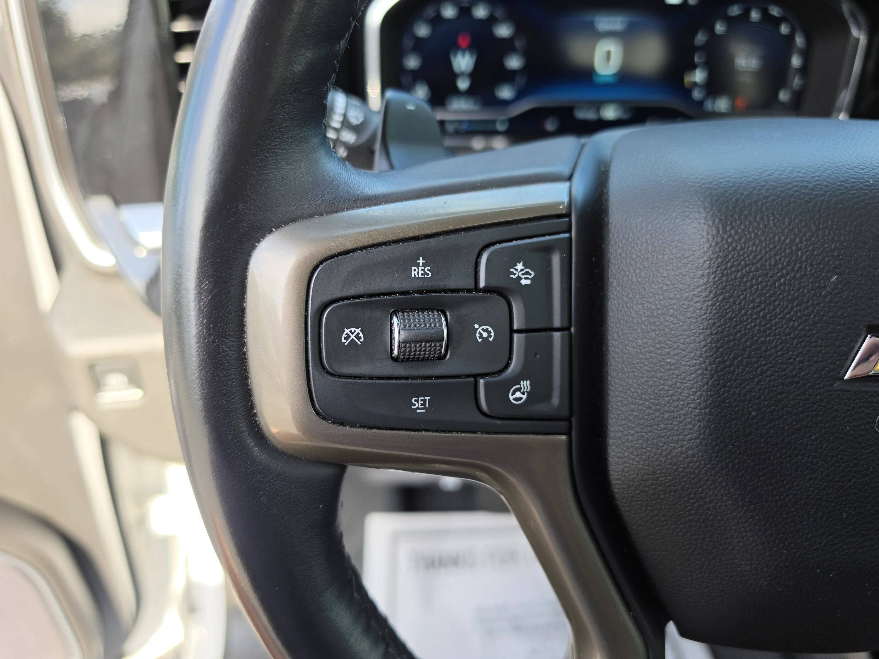 Used 2022 Iridescent Pearl Tricoat Chevrolet High Country image 35