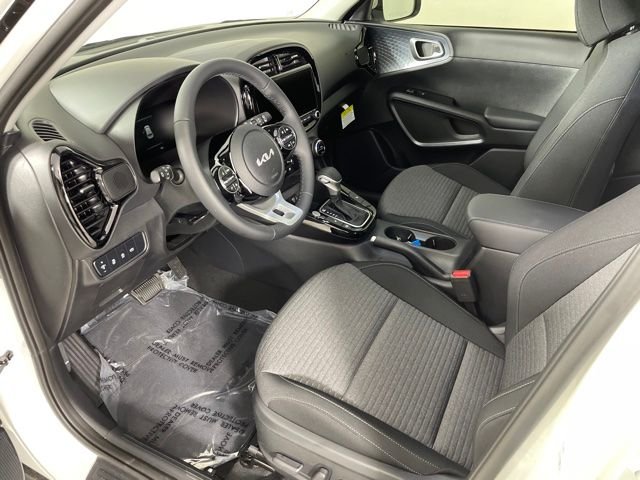 Used 2023 White Kia EX image 17