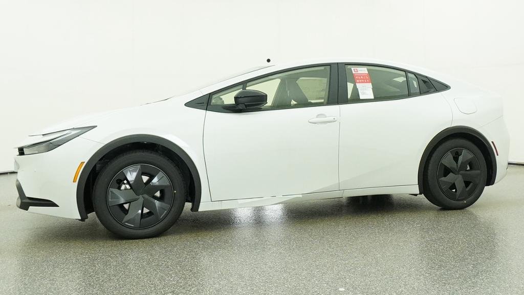 New 2026 Wind Chill Pearl Toyota LE image 4