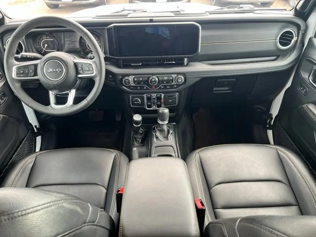 Used 2025 White Jeep Sahara image 16