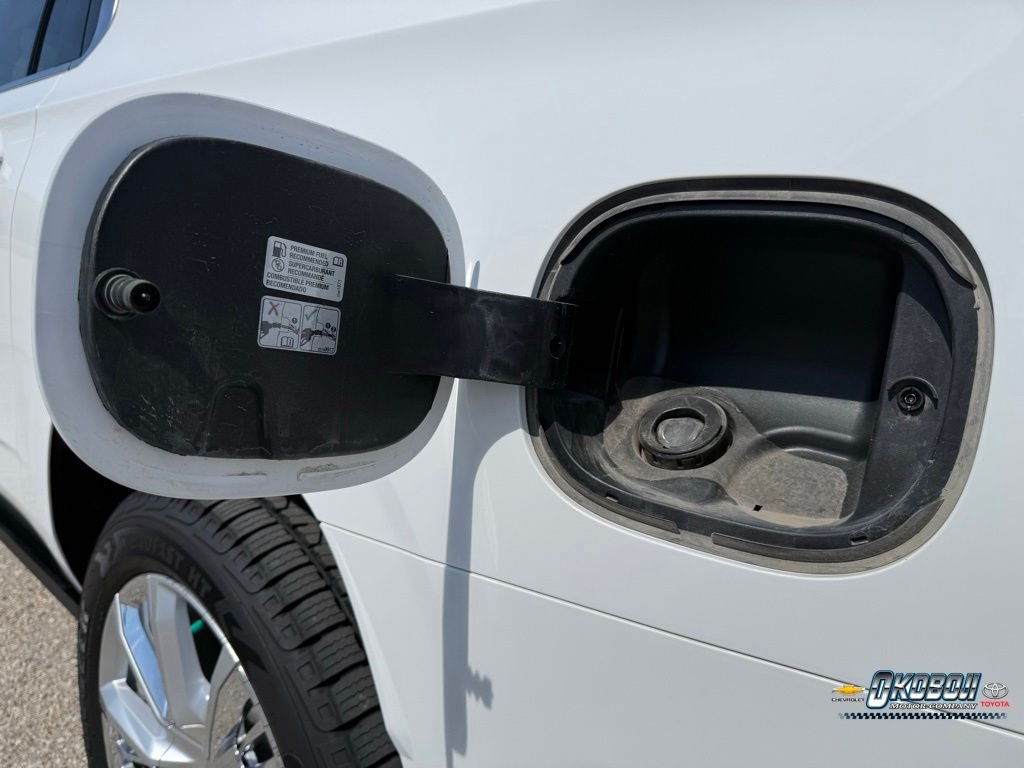 Used 2023 White Chevrolet High Country image 27