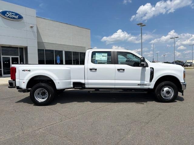 New 2026 Oxford White Ford F-350® XL image 2