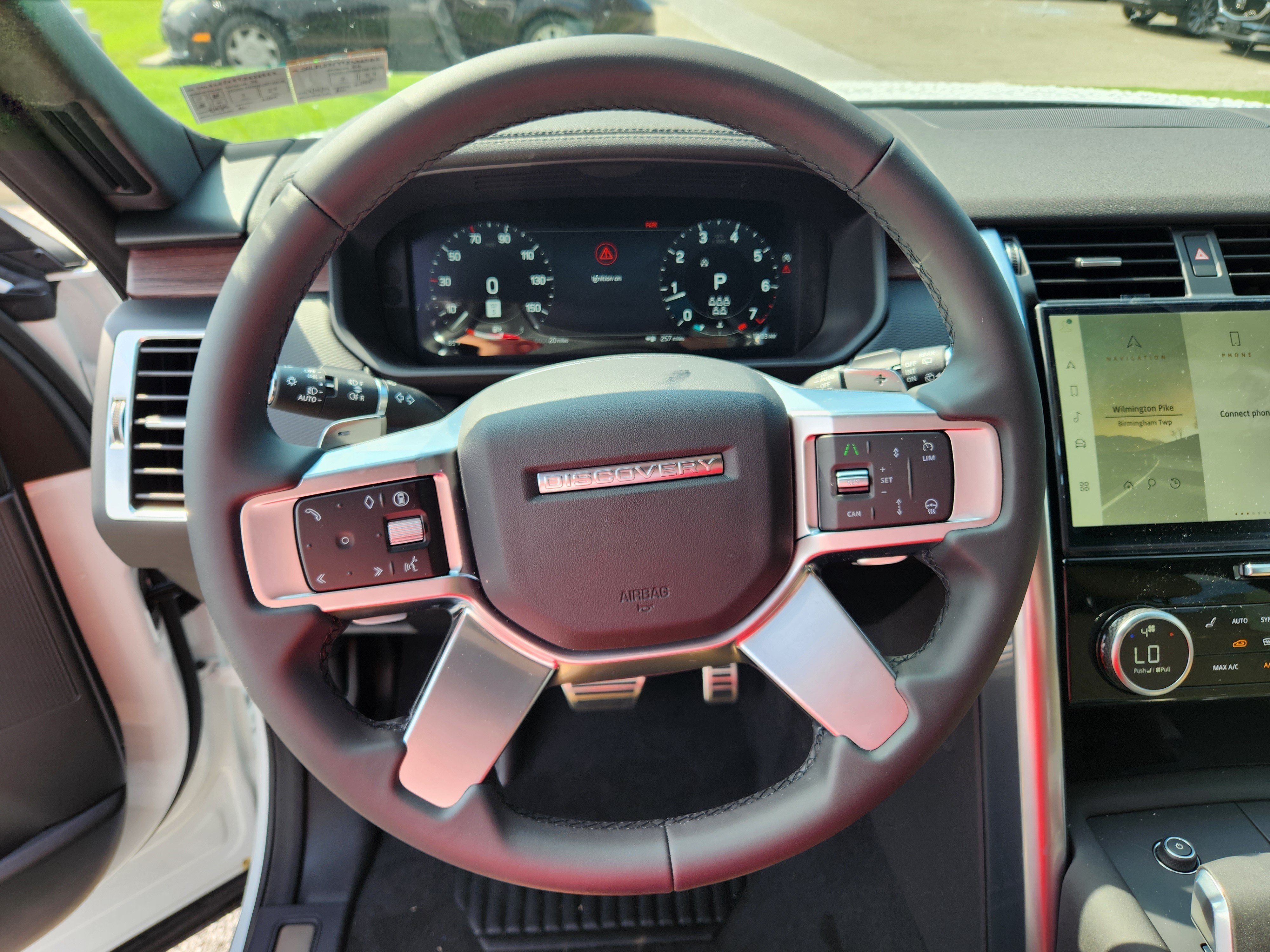 New 2026 Fuji White LAND ROVER Dynamic SE image 15