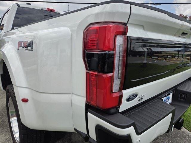 New 2026 Star White Metallic Tri-Coat Ford F-450® Platinum® image 29