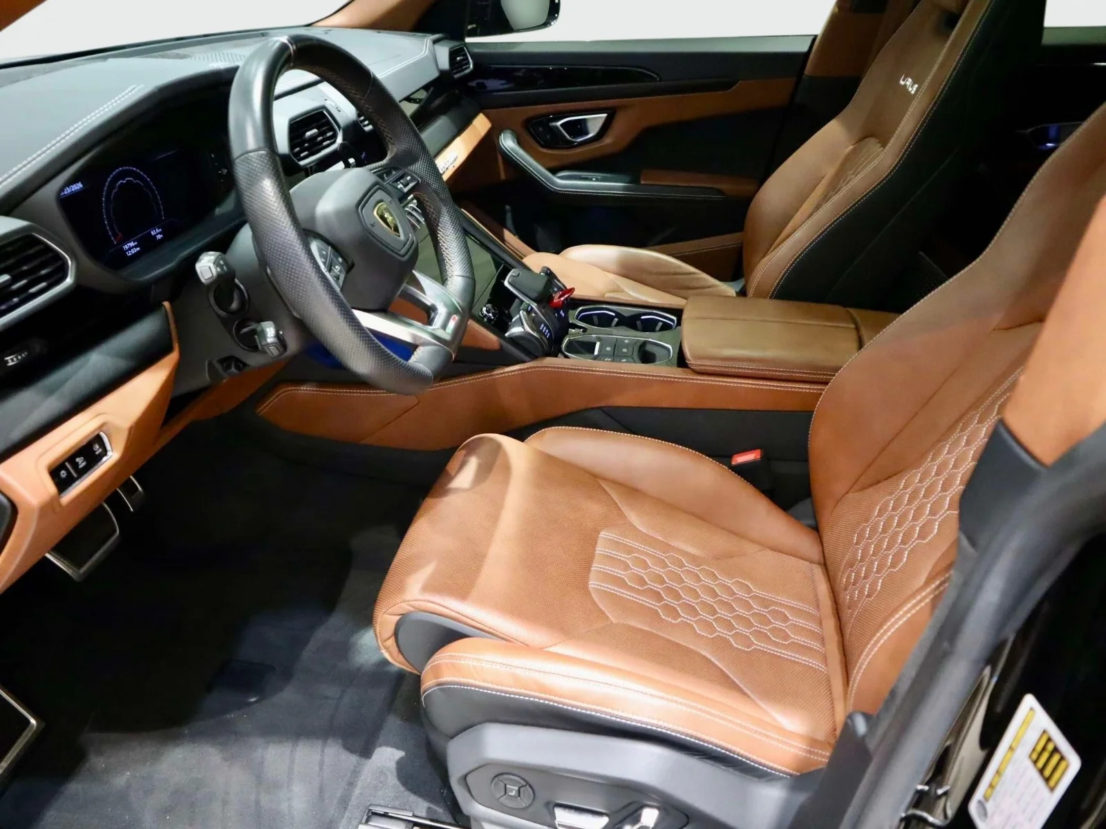 Used 2023 Black Lamborghini S AWD image 23