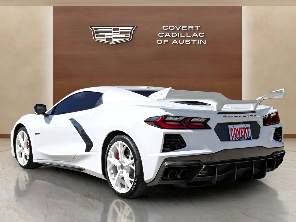 Used 2021 White Chevrolet Stingray image 3