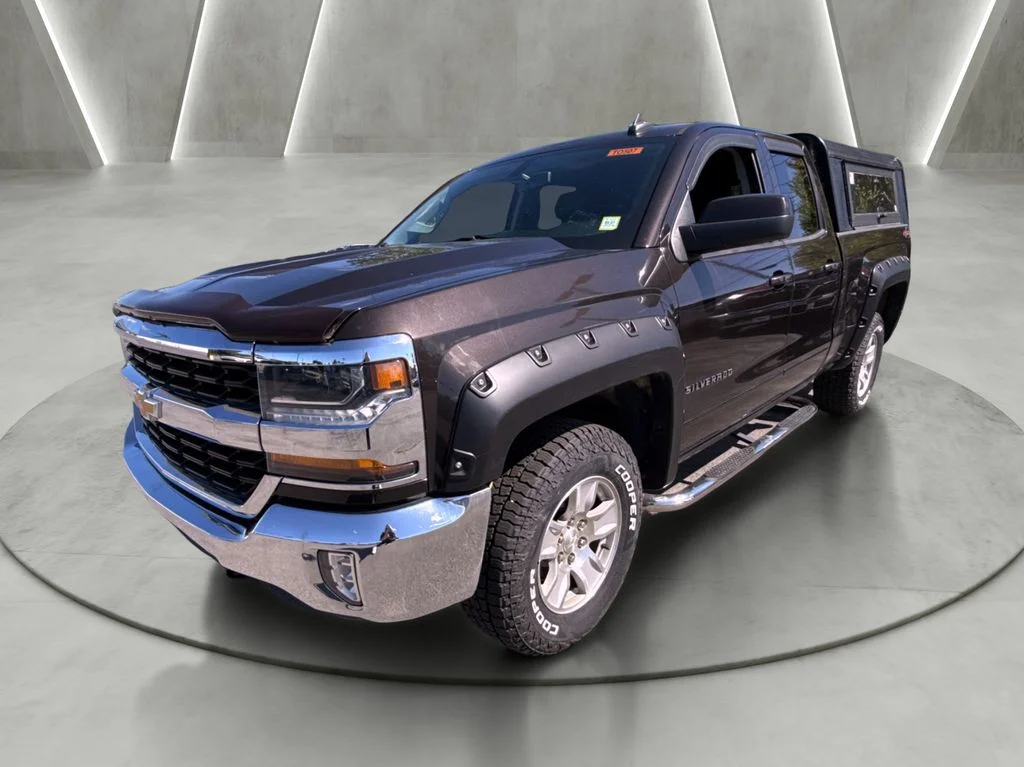 Used 2018 Brown Chevrolet LT image 7