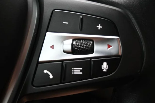 Used 2020 Black BMW 330i image 19