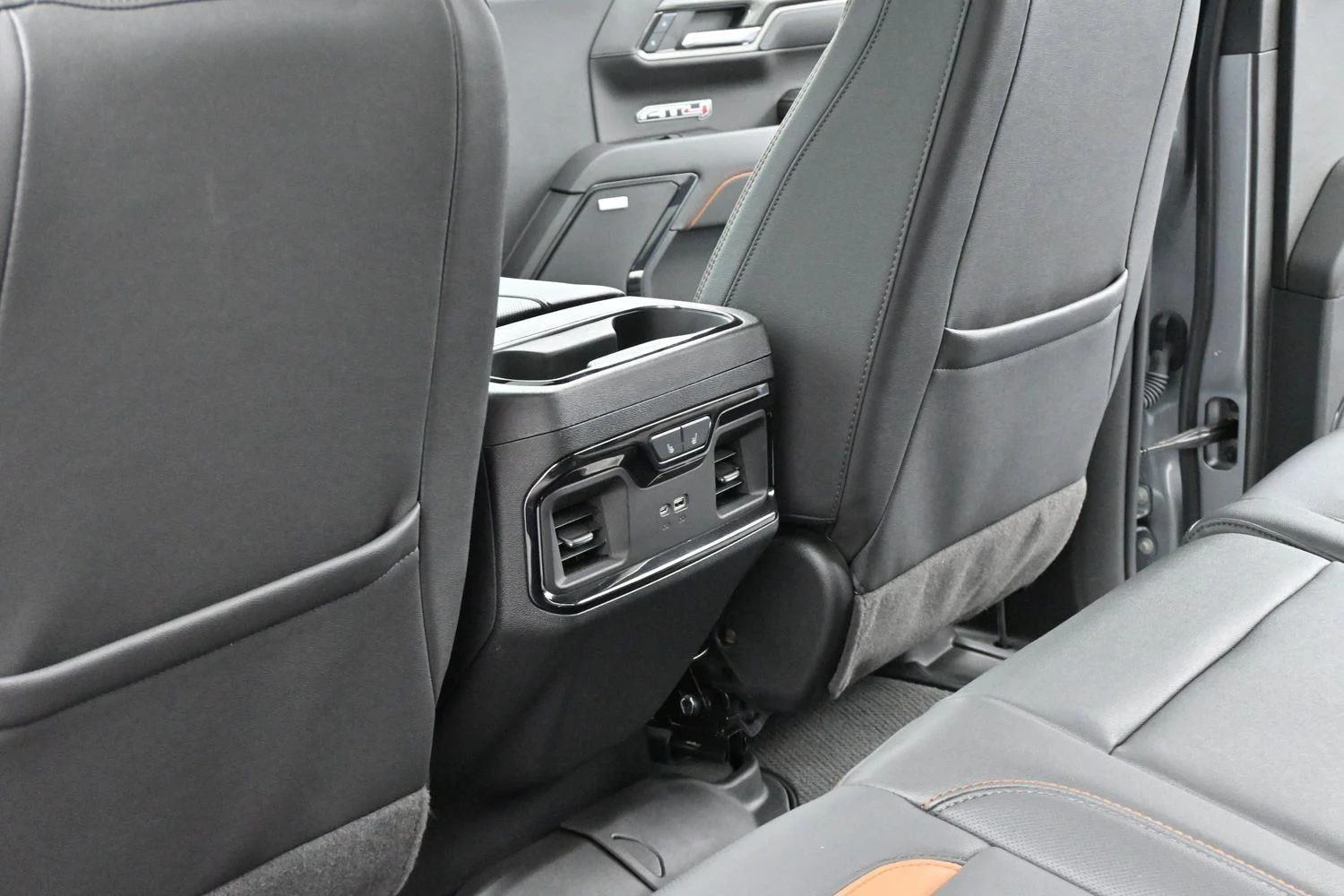 Used 2024 Sterling Metallic GMC AT4 image 30