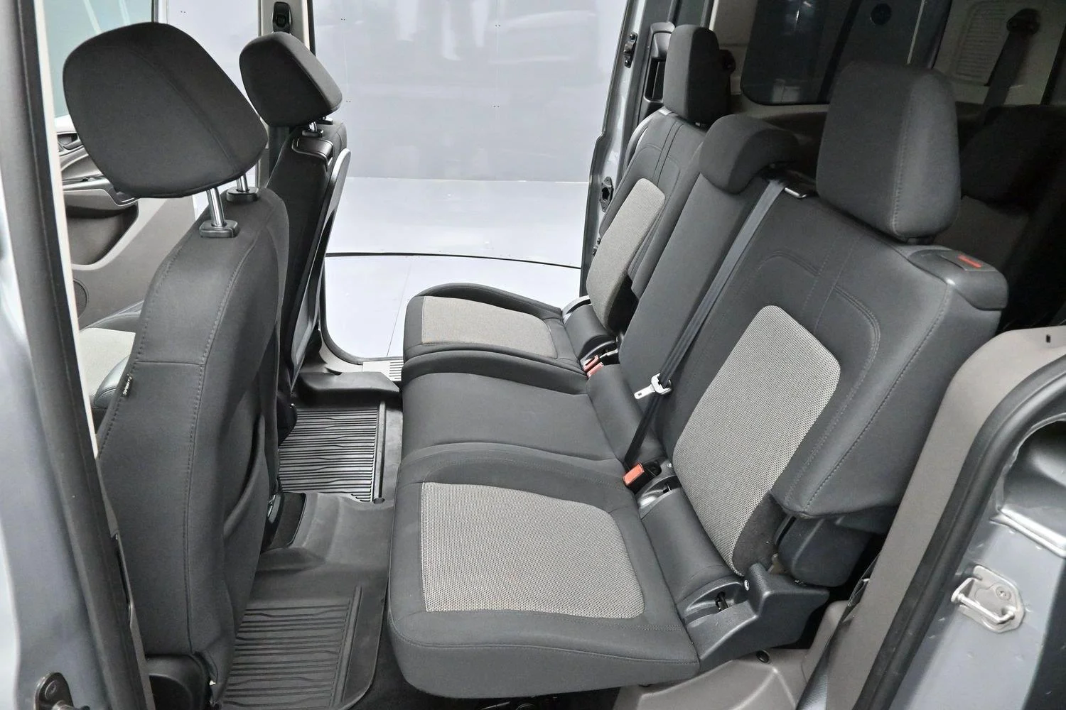Used 2022 Solar Silver Ford XL image 28