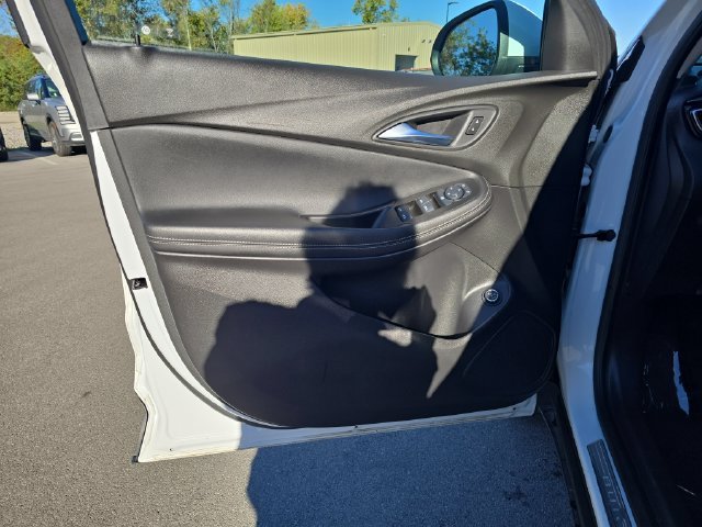 Used 2023 White Buick Select image 12