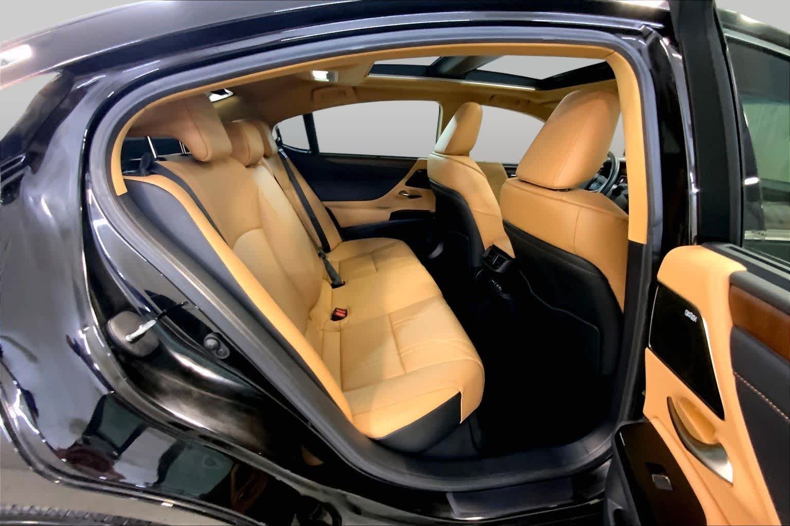Used 2024 Obsidian Lexus Ultra Luxury image 19