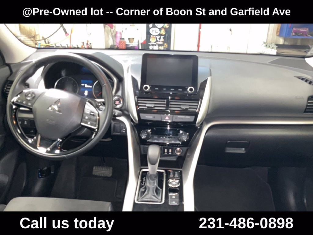 Used 2025 Blue Mitsubishi SE image 17