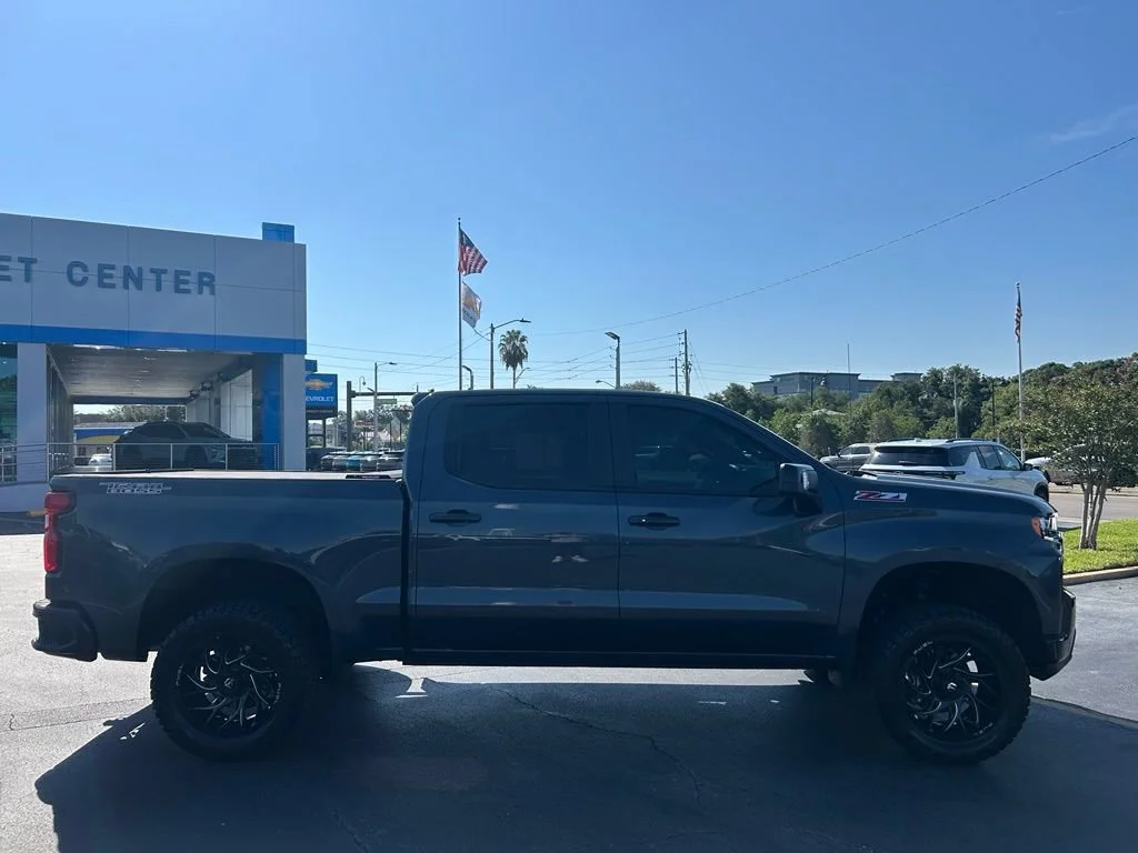 Used 2021 SHADOW GRAY METALLIC Chevrolet LT Trail Boss image 9