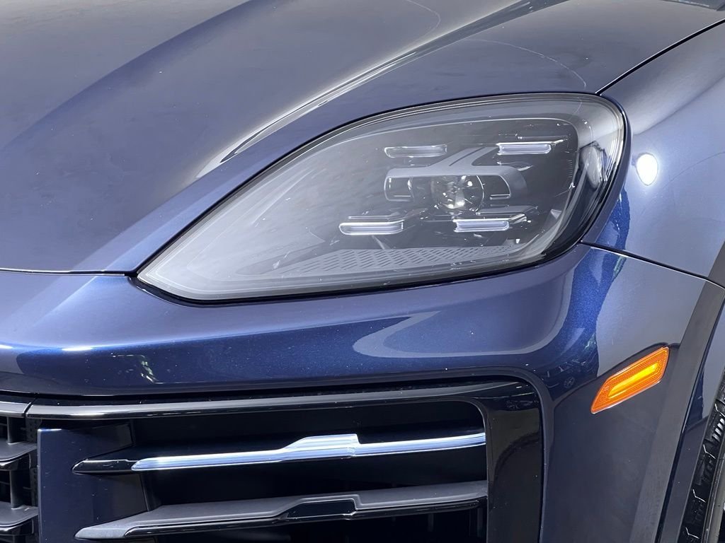 Certified Used 2024  Porsche  image 15