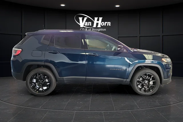 New 2026 Fathom Blue Pearl-Coat Exterior Paint Jeep Latitude image 8
