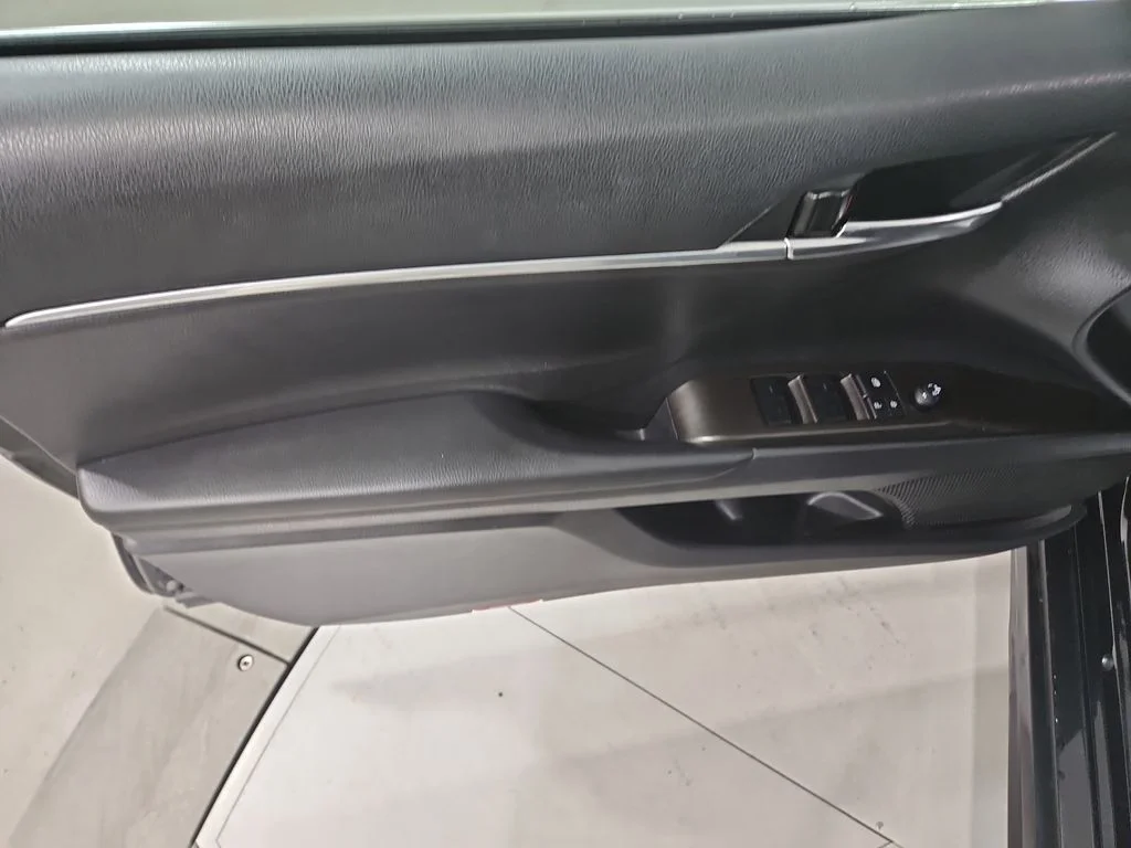 2022 Toyota Camry SE - Photo 11