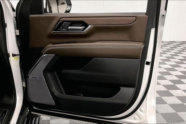 Used 2025 White Frost Tricoat GMC Denali Ultimate image 22