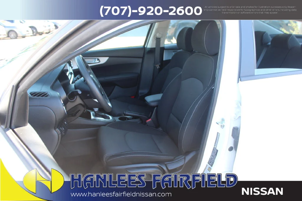 2023 Kia Forte LXS - Photo 12