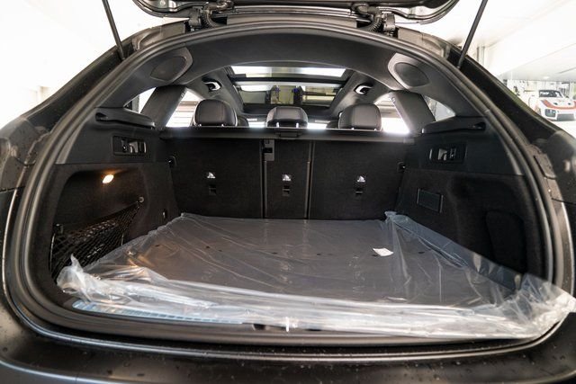 New 2026 MANUFAKTUR exclusive graphite grey magno Mercedes-Benz GLC 300 image 31