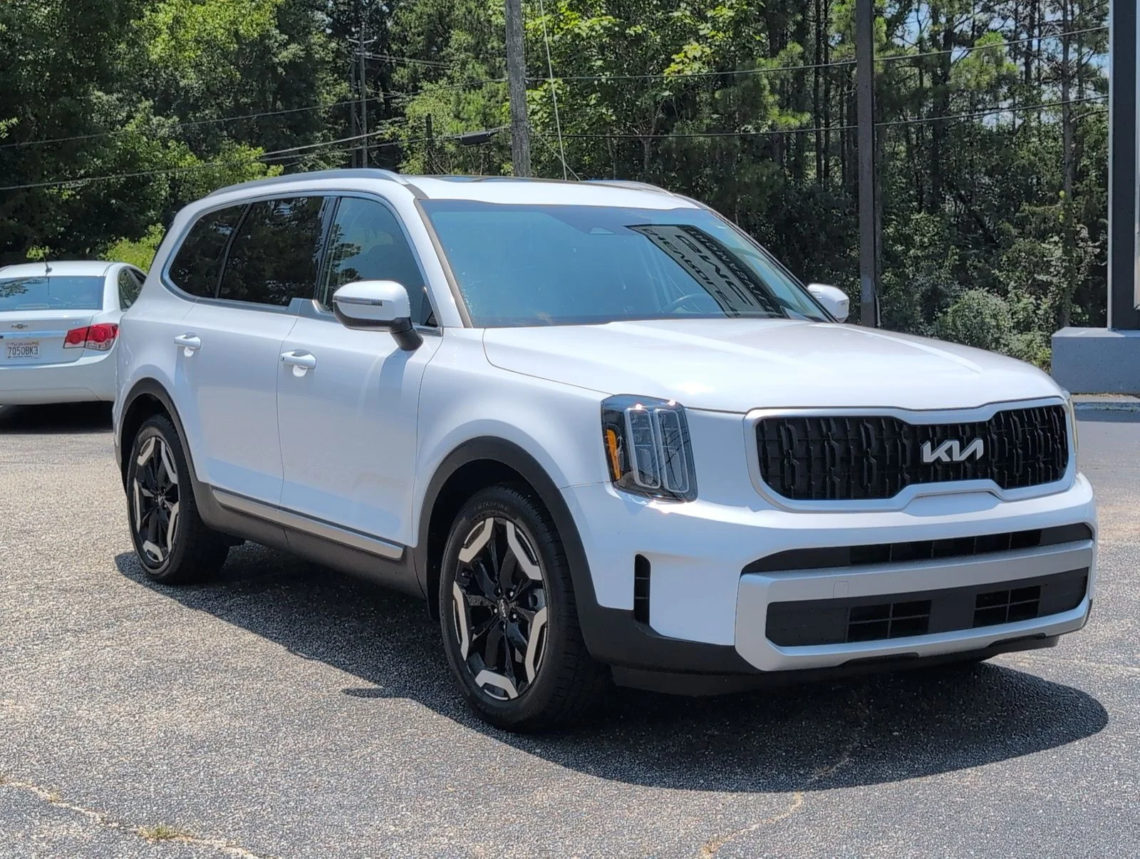 Used 2024 White Kia EX image 9