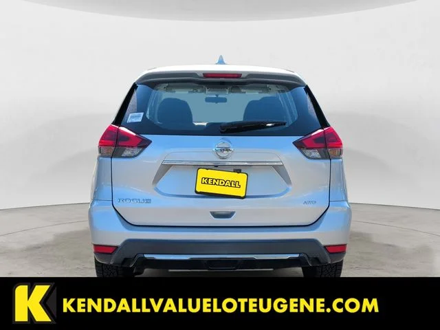 Used 2018 Silver Nissan S image 5