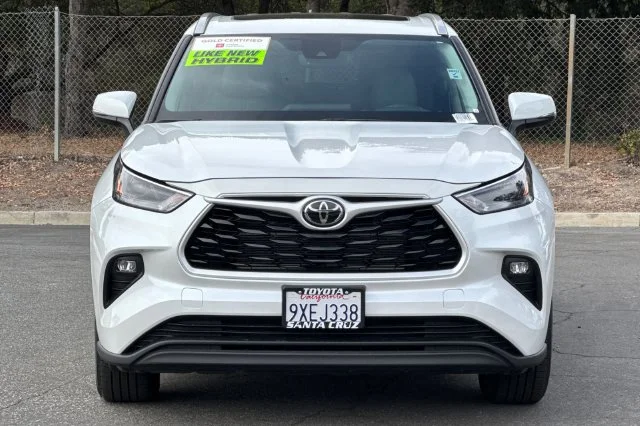 Certified Used 2026 Beige Toyota XLE image 32