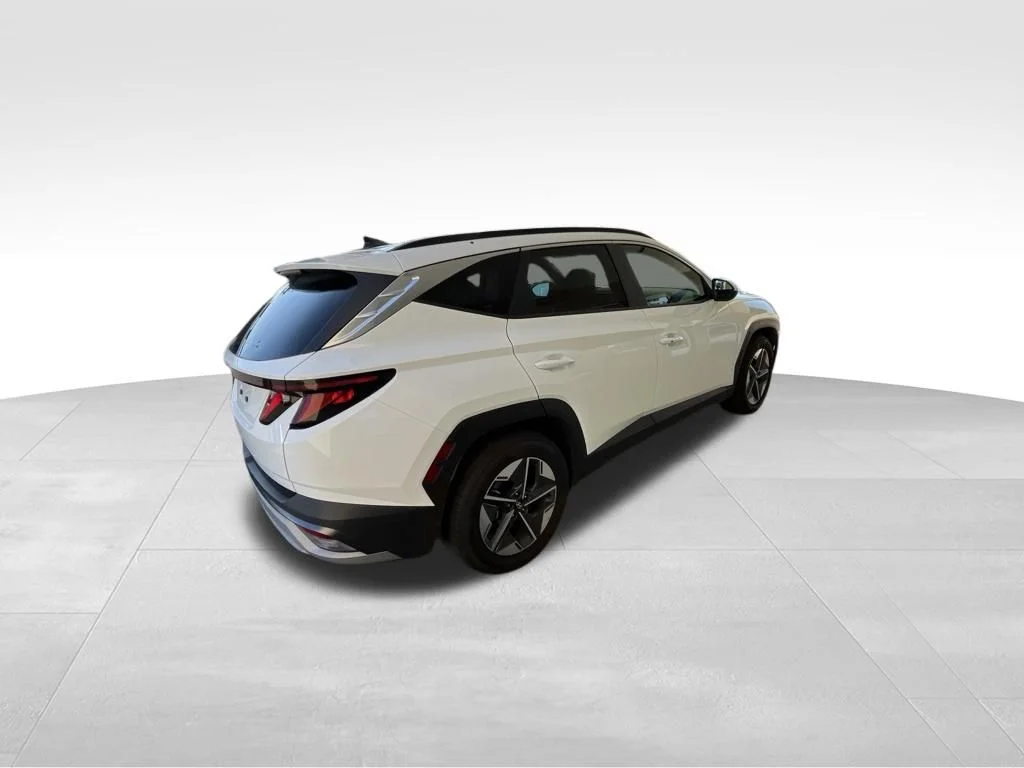 Used 2026 White Hyundai SEL Plus image 17