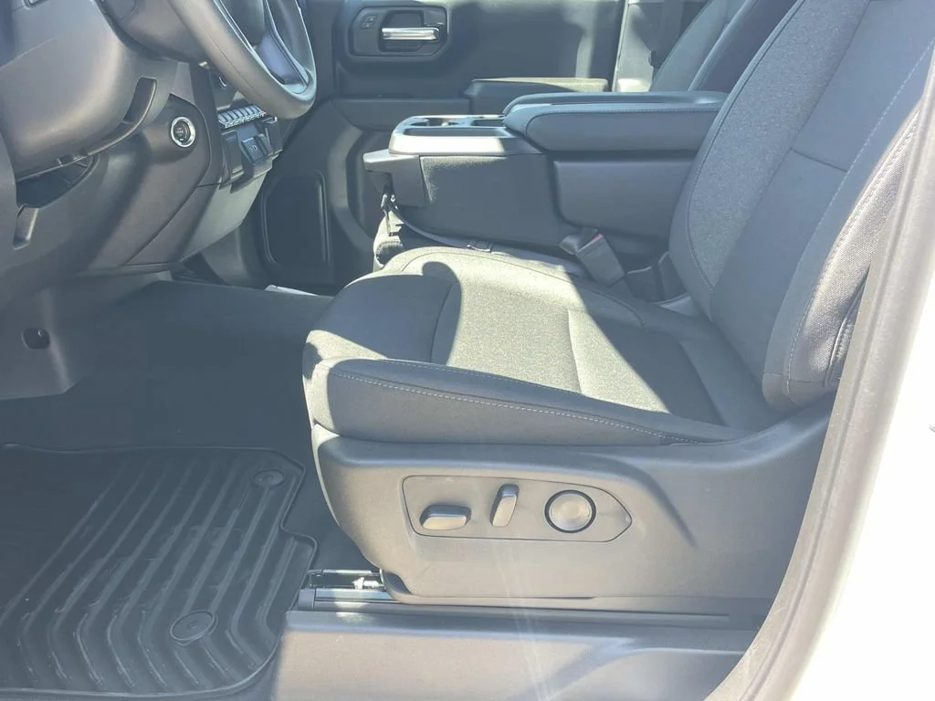 2026 Chevrolet Silverado 1500 Custom - Photo 13