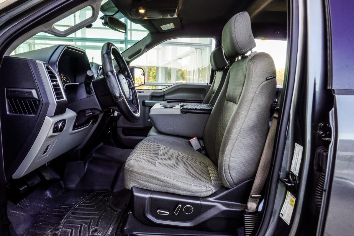 Used 2016 Gray Ford XLT image 33