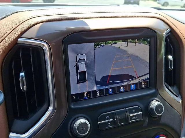Used 2023 Iridescent Pearl Tricoat Chevrolet High Country image 18