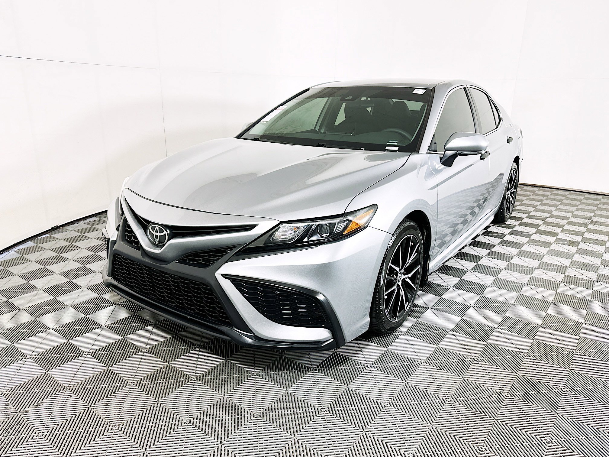 2024 Toyota Camry thumbnail 8