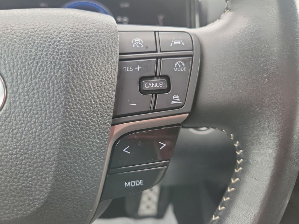 Used 2025  Toyota LE image 19