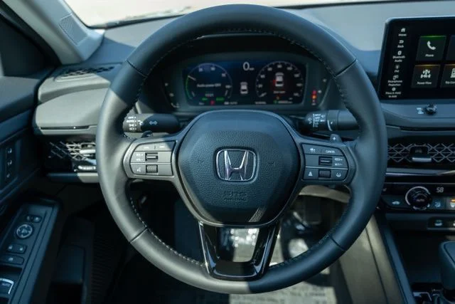 Used 2025 White Honda EX-L image 14