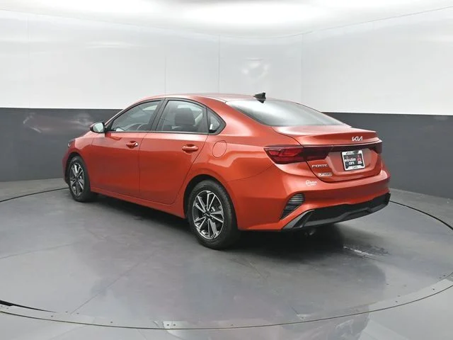 Used 2023 Red Kia LXS image 32