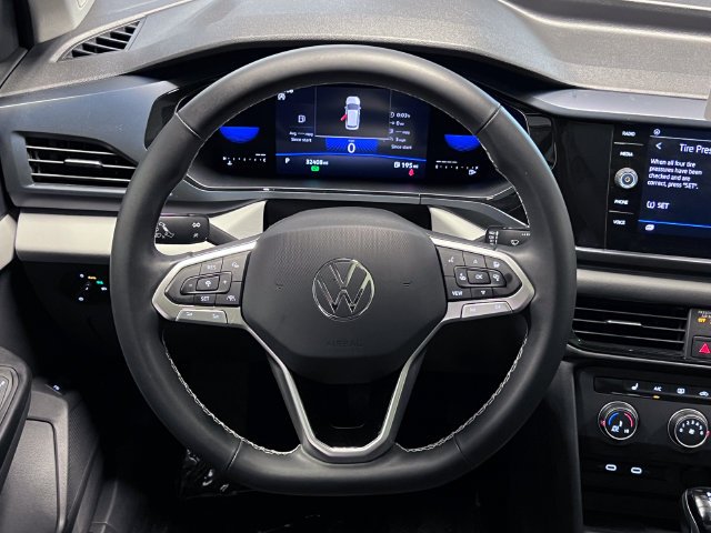 2022 Taos 1.5T SE Black · photo 20