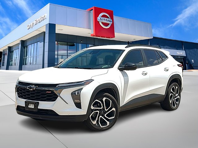 Pre-Owned 2025 Chevrolet Trax ECOTEC 1.2L I-3 gasoline direct injection, DOHC, variable valve control, intercooled turbo, regular unleaded, engine with 137HP FWD FWD 2RS