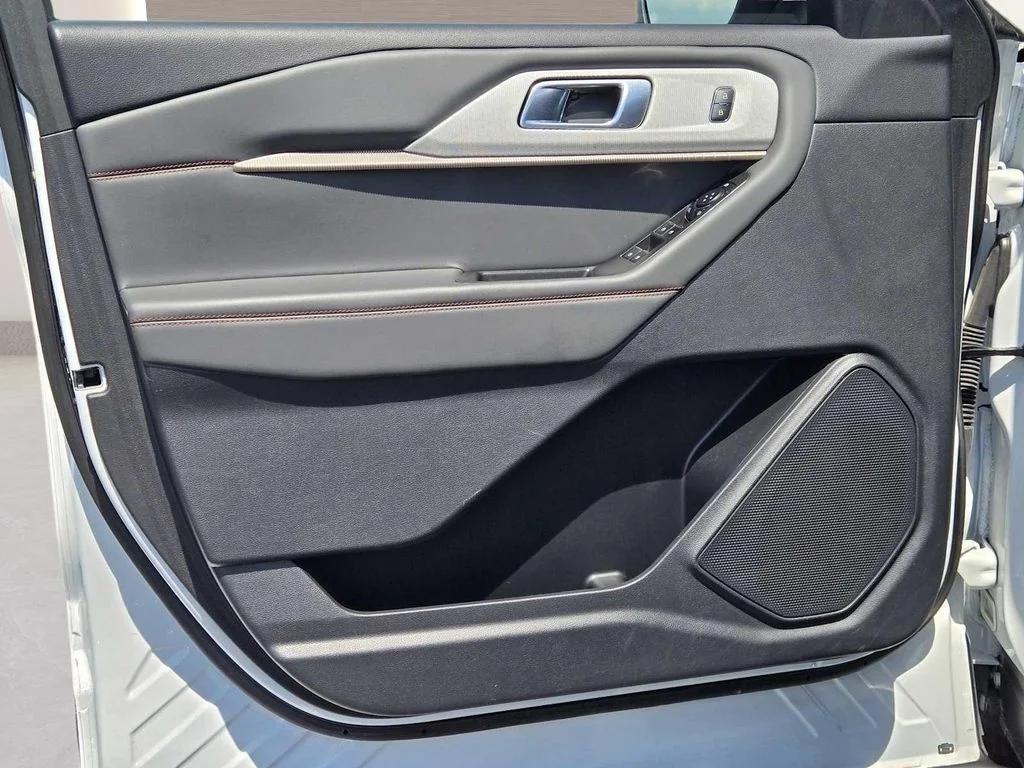2025 Ford Explorer Active - Photo 19