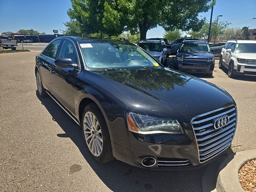 Used 2014  Audi 4.0T image 2