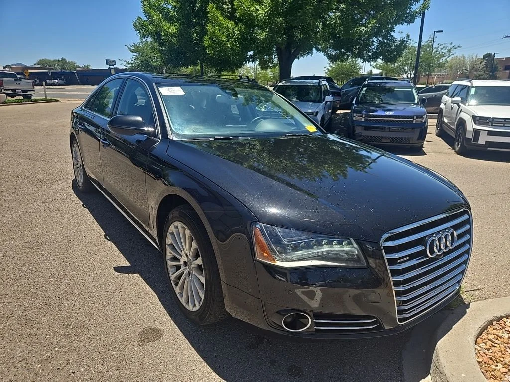 Used 2014  Audi 4.0T image 2