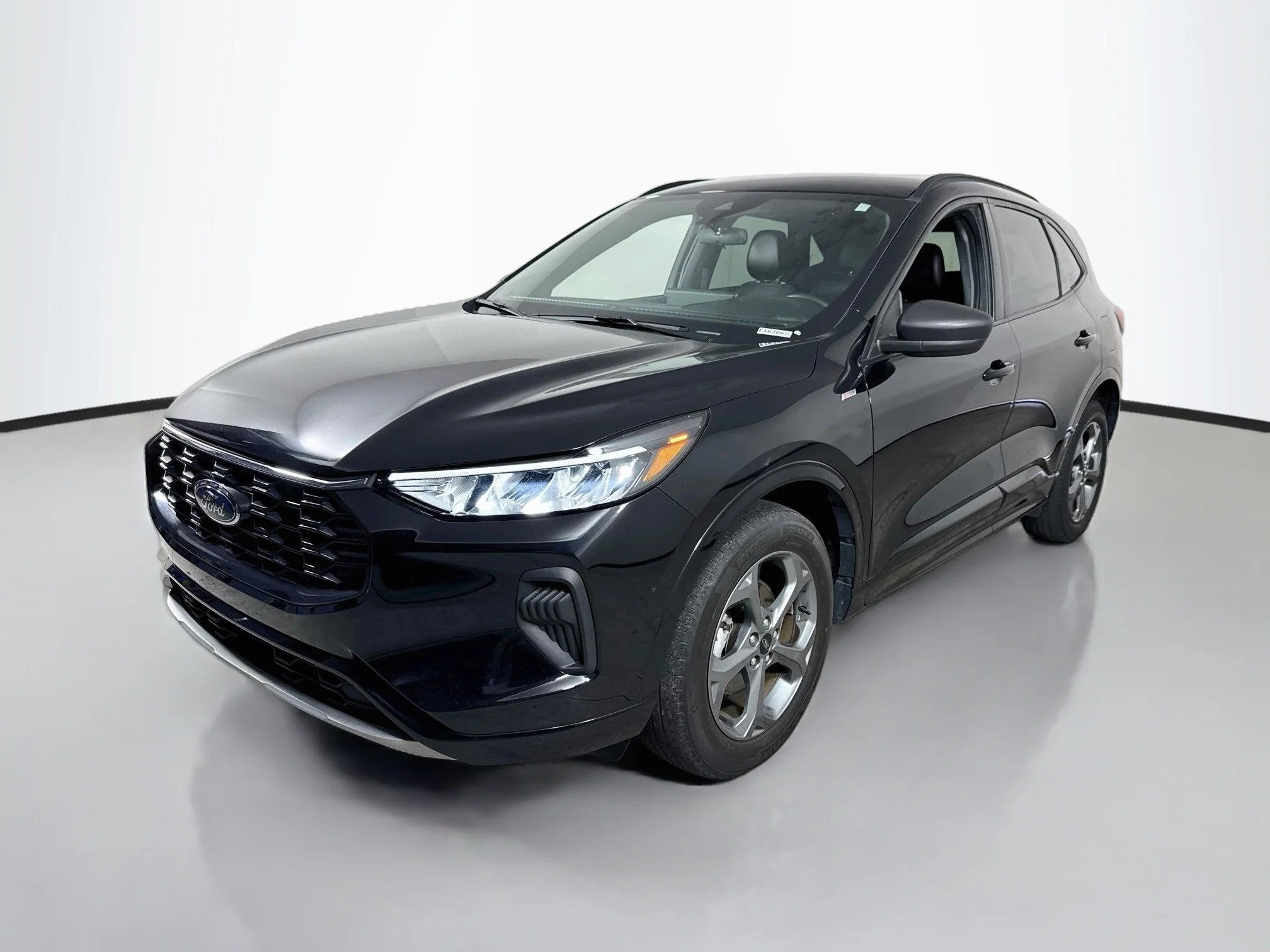 Used 2024 Agate Black Metallic Ford ST-Line image 3