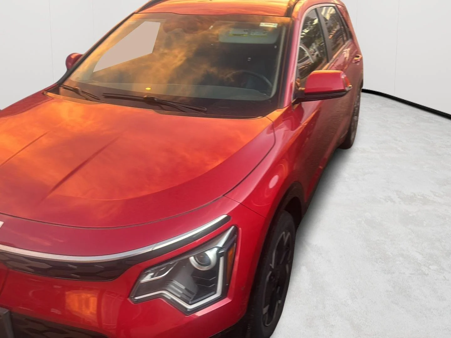 Used 2023 Runway Red Kia Wind image 4